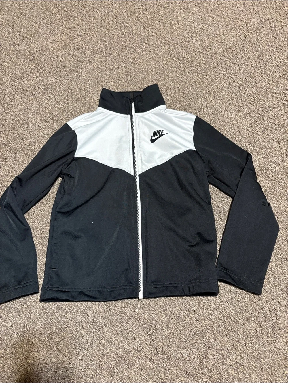 Kids Nike Black and White Zip-Up Athletic Jacket